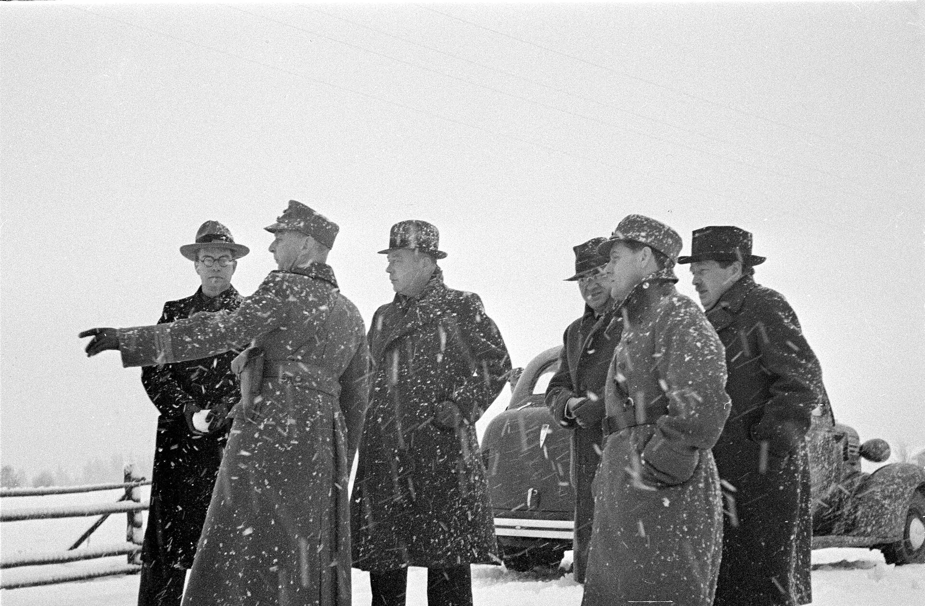Foreign press at Mainila on 29 November 1939.
