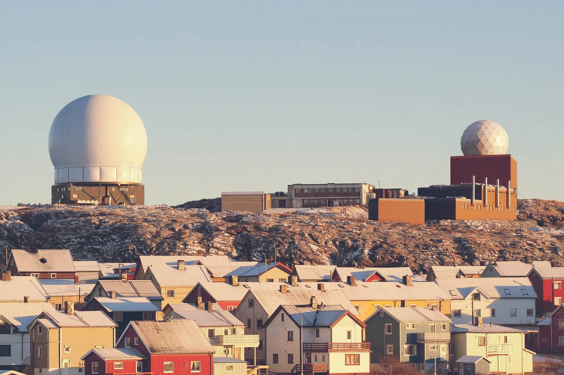 Vardø, NOT Svalbard. Use only as broader Arctic surveillance context and label geography.
